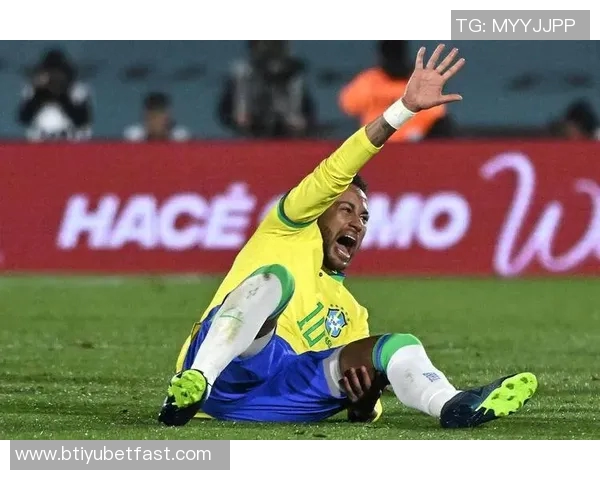 内马尔拼尽全力带伤出战90分钟赛后紧急冰敷膝盖伤处