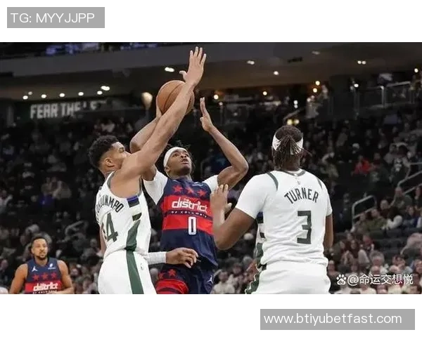 米切尔半场表现亮眼5中3贡献7分1板2助2断展现实力