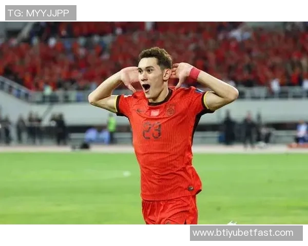 拜合拉木：尽管比分不佳全队拼搏精神不减对澳大利亚比赛信心满满期待进球